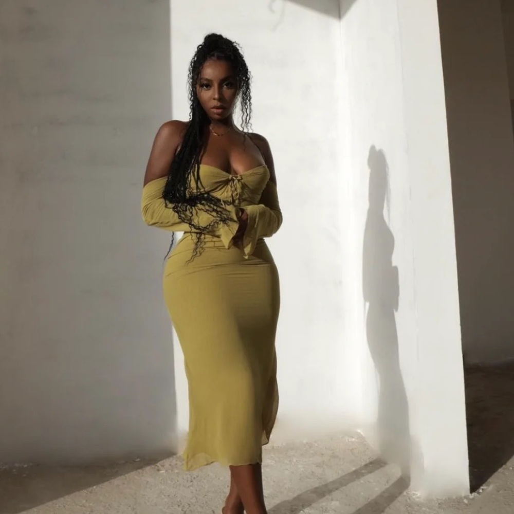 ‘Naomi' Olive Halter Midi Dress - Picture 7 of 17
